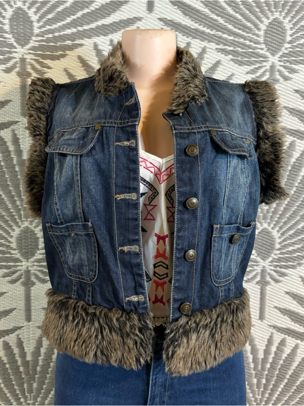 Vintage Denim Vest Faux Fur Trim Cropped Womens Sz L Blue Y2K 70s Retro Festival